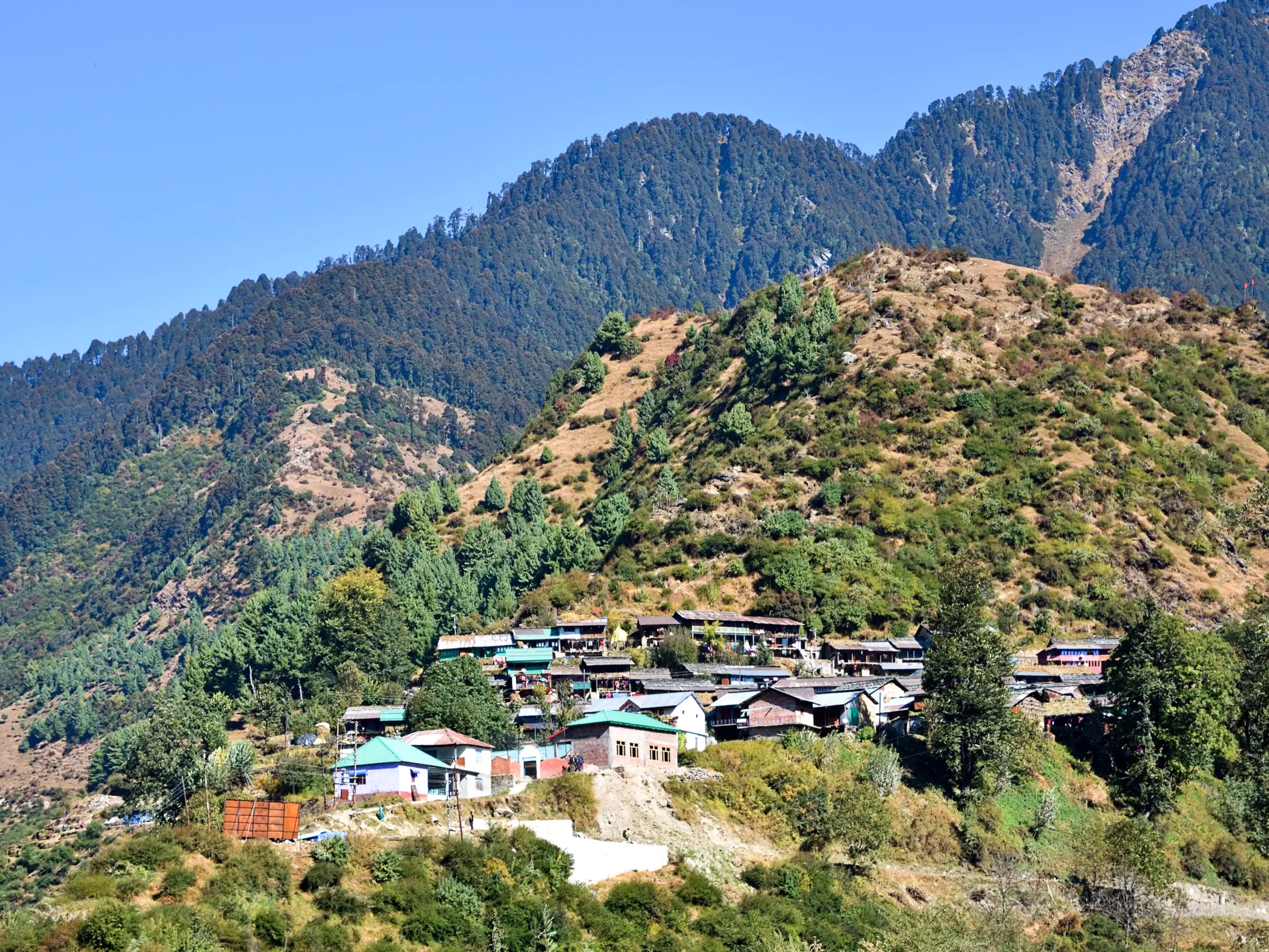 Baragram village and forested hills in the Uhl valley, the neighbouring village just past Rajgundha at the end of the trek