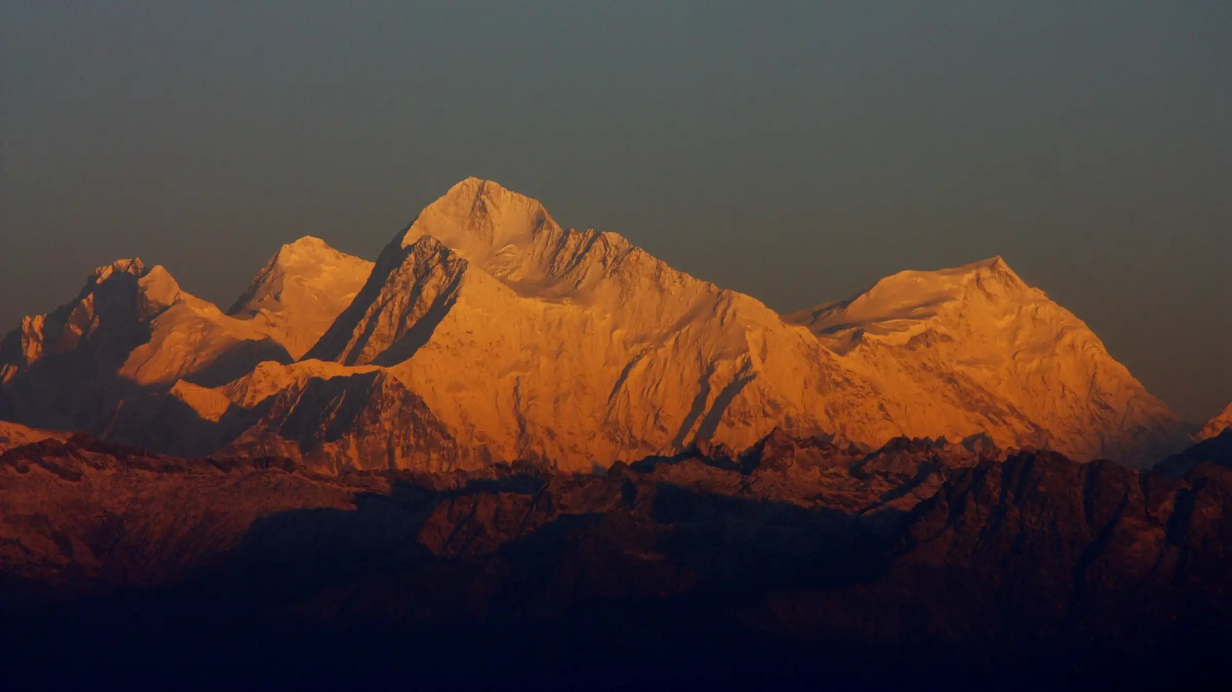 Lhotse, Everest, Makalu and Chomolonzo seen from Phalut in October