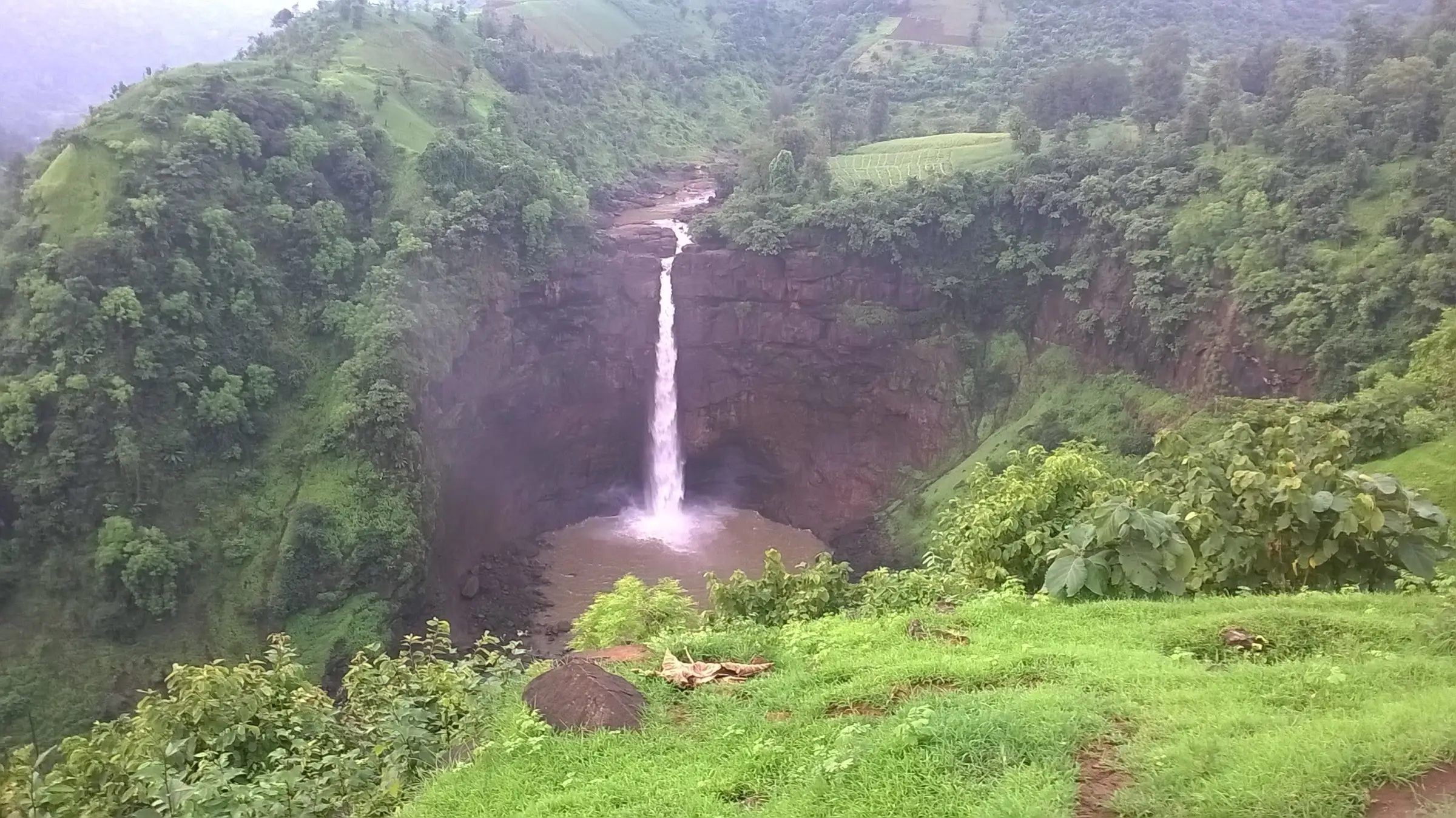 Hiradpada Waterfall in the monsoon, in the Jawhar hills near the Domzira trek; this photo does not show Domzira Waterfall