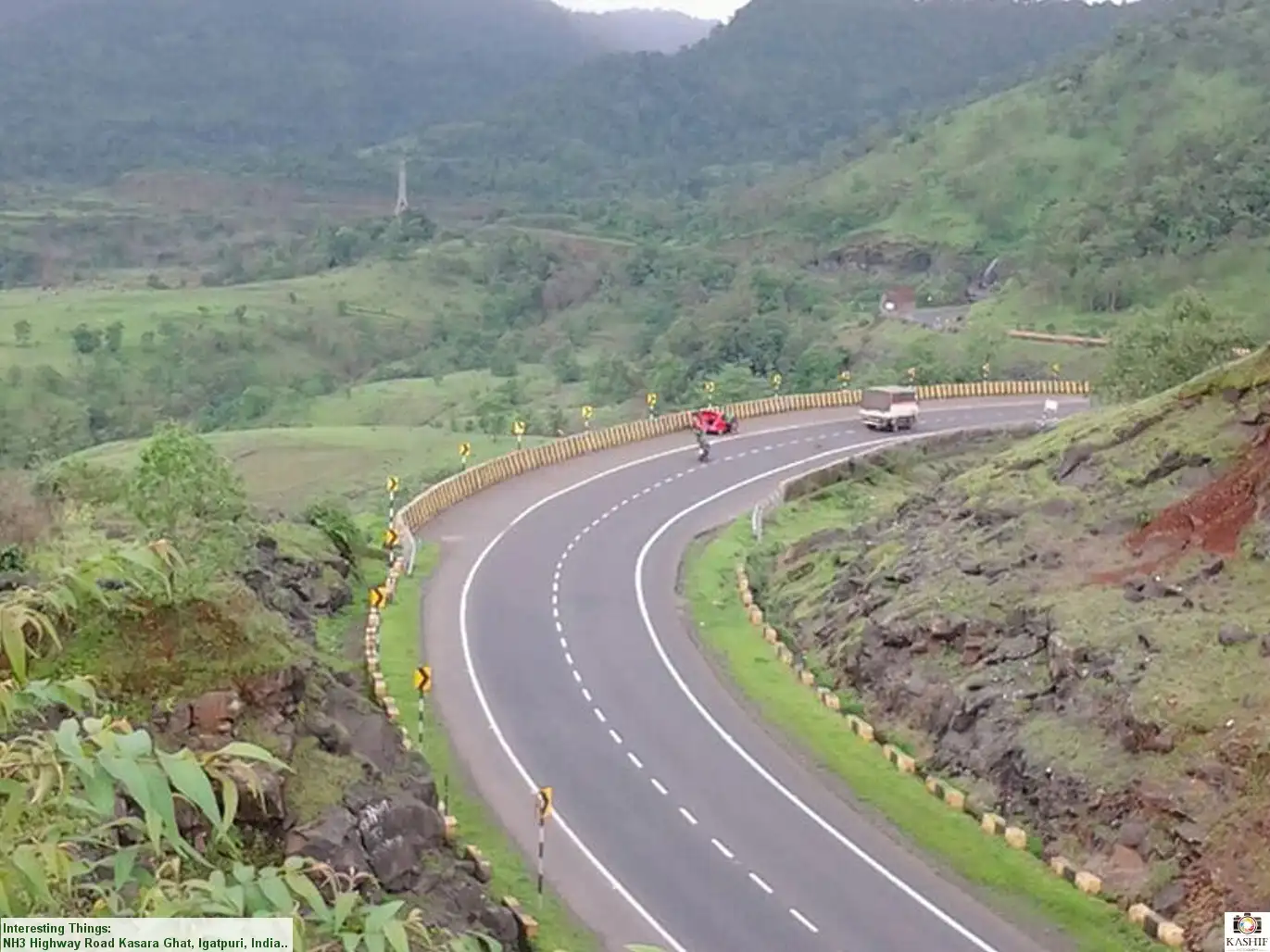 The Mumbai–Nashik highway curving through green Kasara Ghat in the monsoon, the ghat that Balwantgad overlooks (not the fort itself)