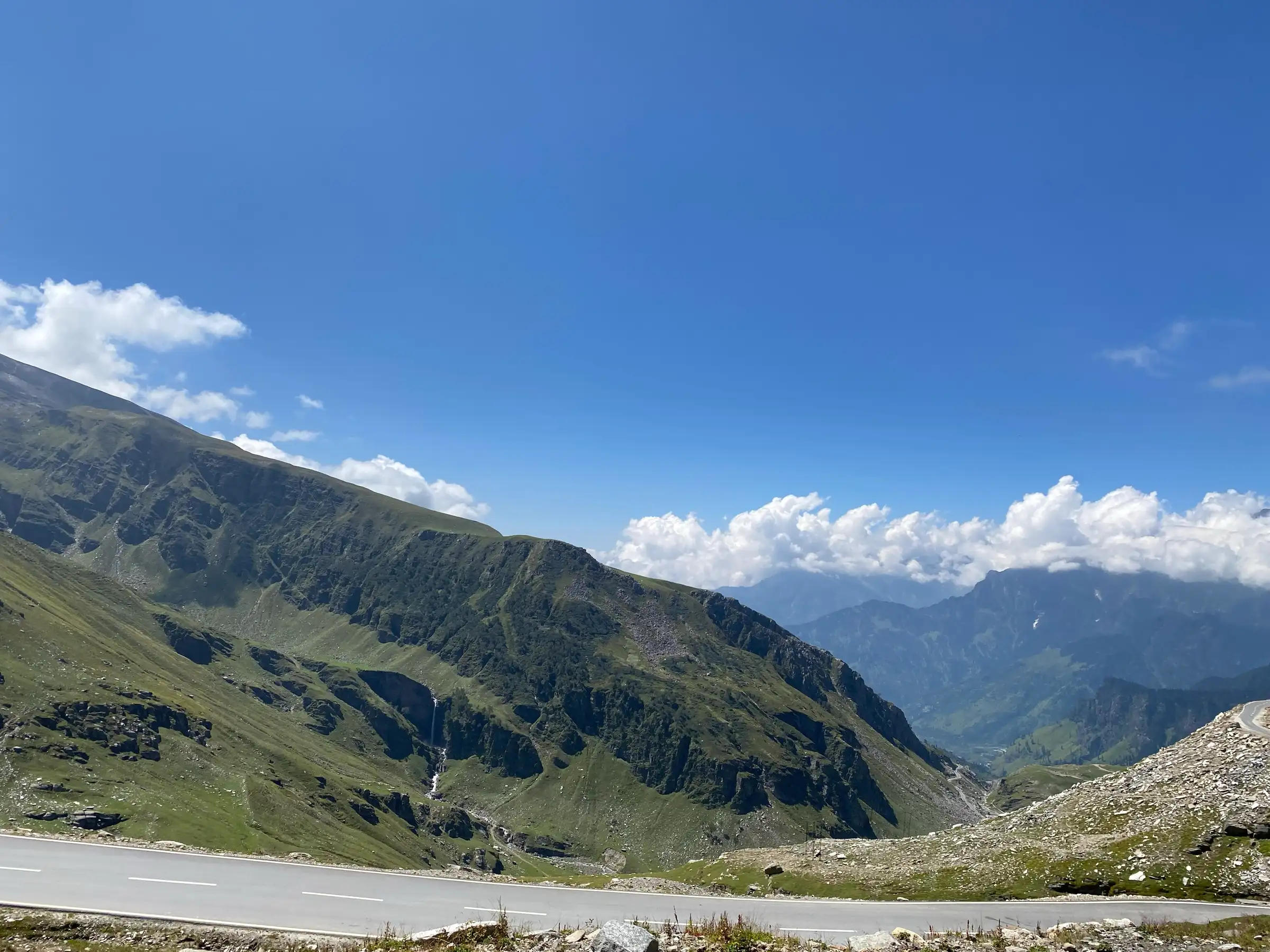 Sagoo waterfall on the upper Beas below Rohtang Pass, seen from the road above Marhi