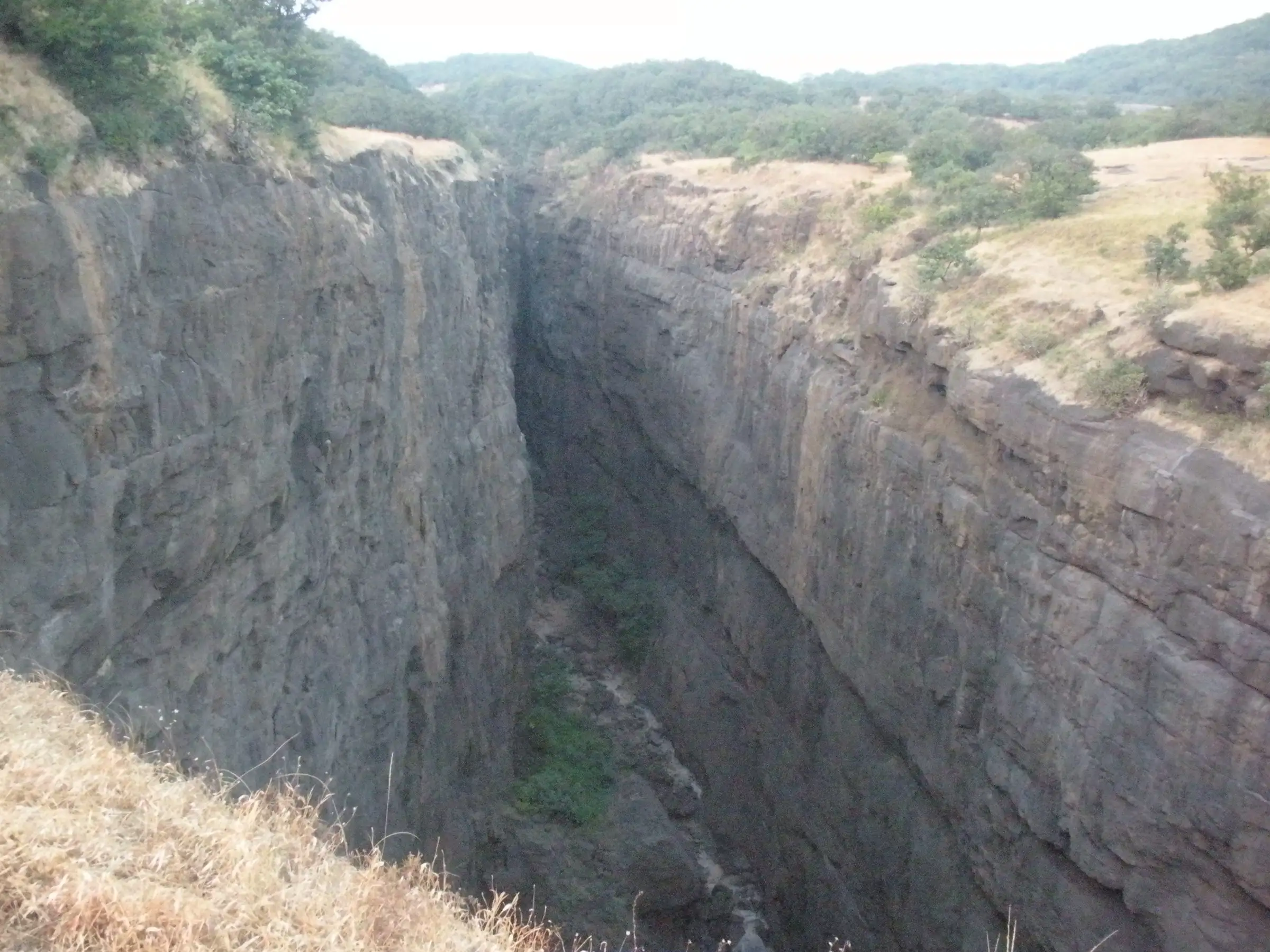 The Sandhan gorge seen from above near Samrad, at the head of the same valley as the Karoli trail (nearby area, not the Karoli trail itself)